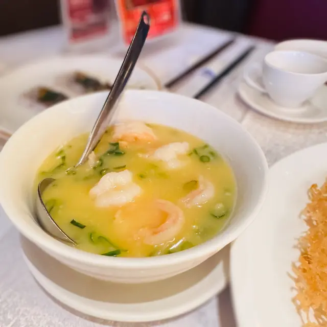 上湯牛油大蝦球煎脆米粉底