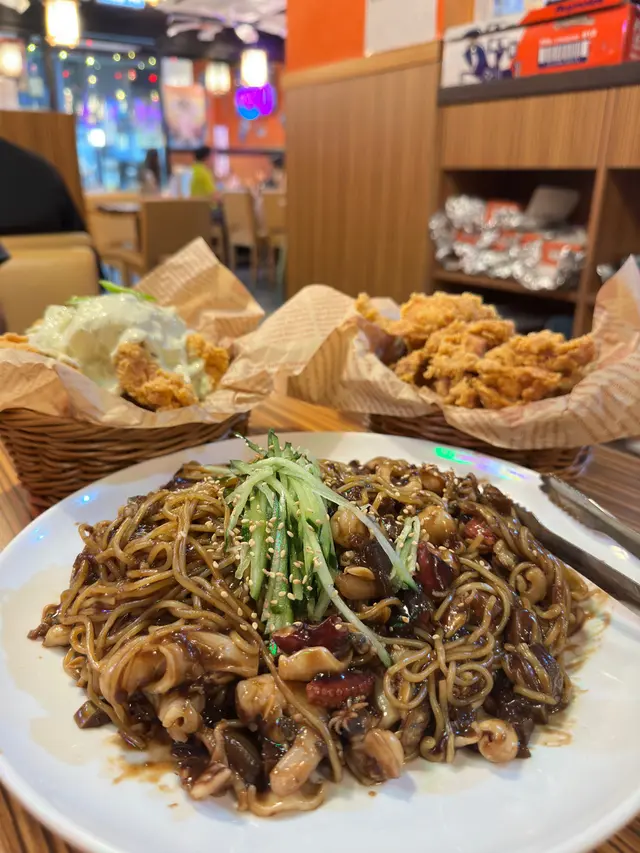 海鮮炸醬麵
