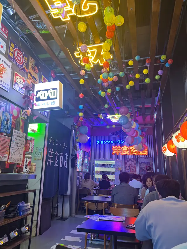 一秒帶穿越回日本昭和時代的零食商店街