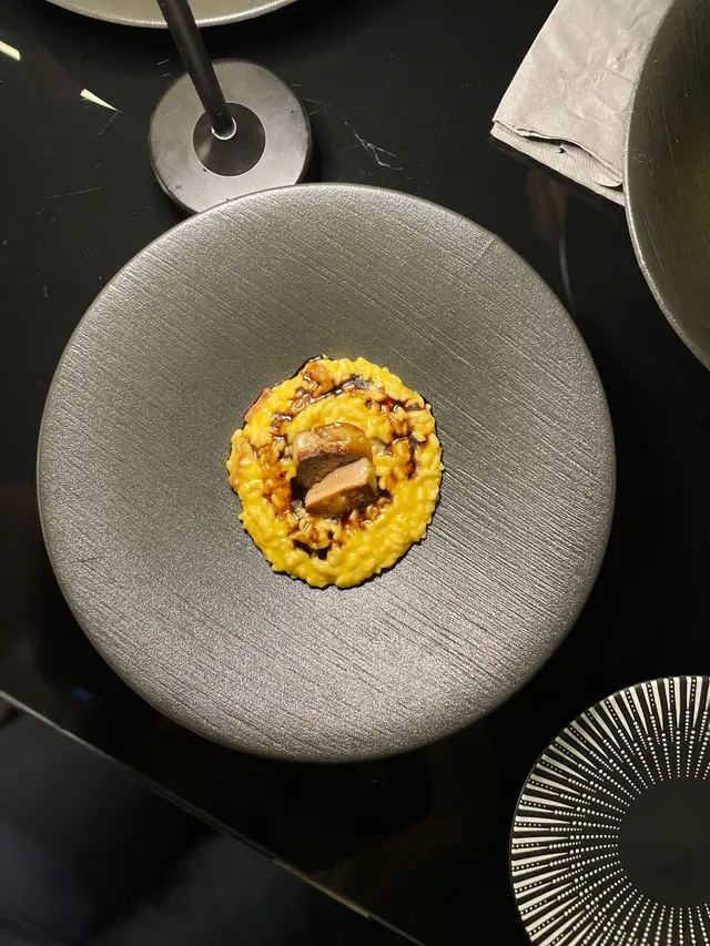 超級推介呢個risotto! 鵝肝煎得啱啱好 超肥美 入口即溶 加埋個黑醋喺個飯上面味道超夾😍