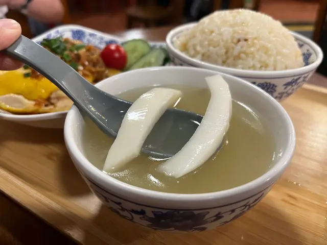 麻辣口水雞-配油飯&椰子雞湯