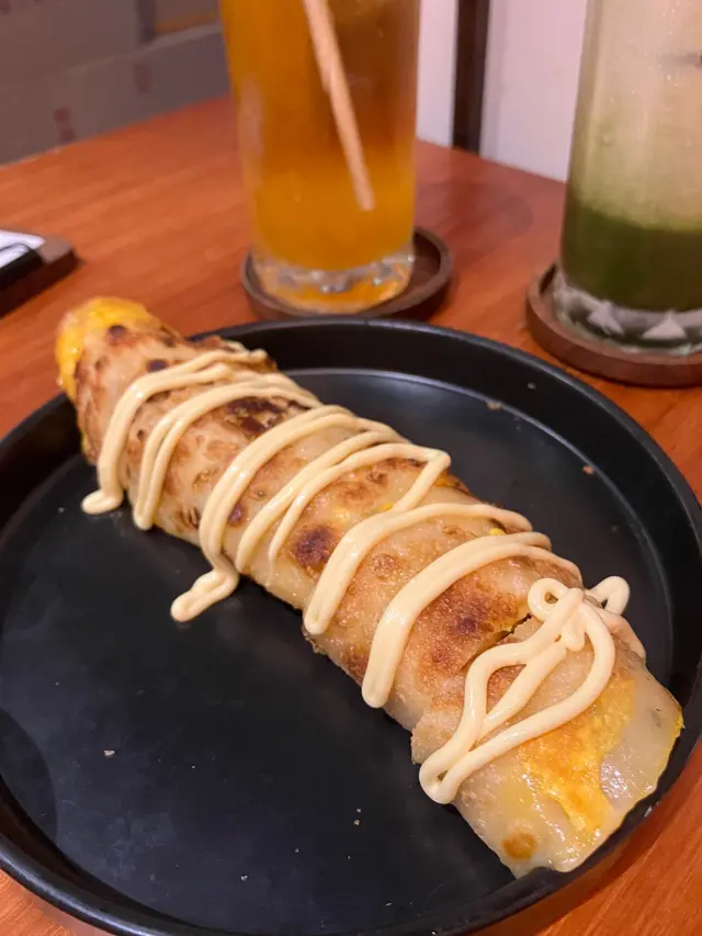 芝士吞拿魚蛋餅