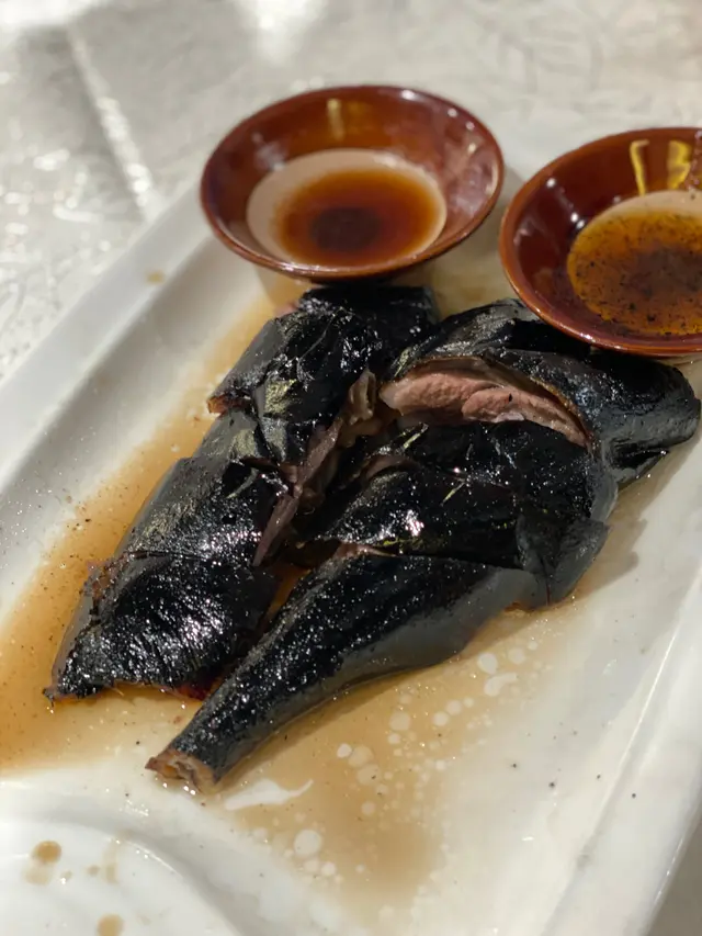 黑松露味洽到好處、走晒肥膏、肉質鮮美、夠入味、不過皮唔夠脆