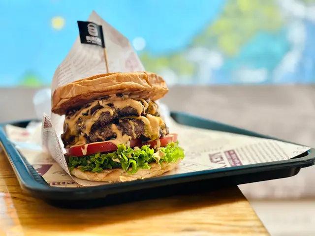 雙層安格斯牛芝士漢堡