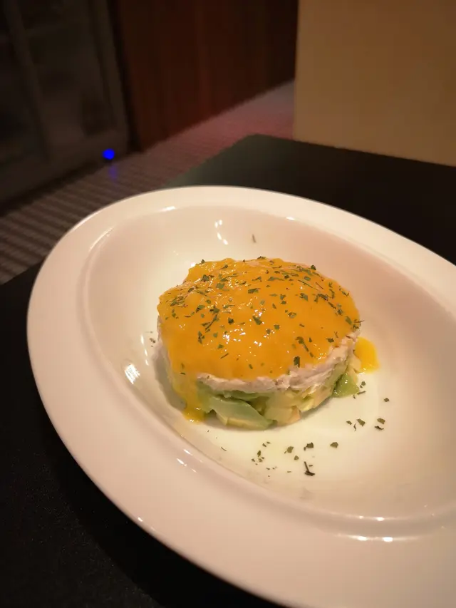 牛油果芒果蟹肉他他