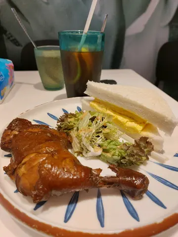 雞肶拼厚蛋治