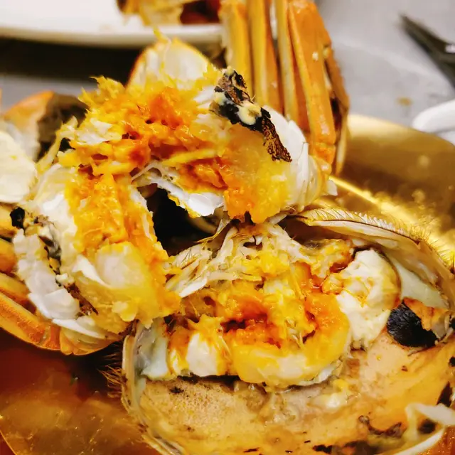 大閘蟹🦀放題,2小時任食只叫到4輪,最後每人食到12隻🦀,大滿足😆,呢度嘅大閘蟹夠哂新鮮,除咗流心膏外,蟹肉都唔少,會再返來食過,真係好MM7😍😋🤤
其他放題食物都唔錯,大力推薦👍🏻👍🏻👍🏻 #香港美食 #FoodieLife #大閘蟹 #放題