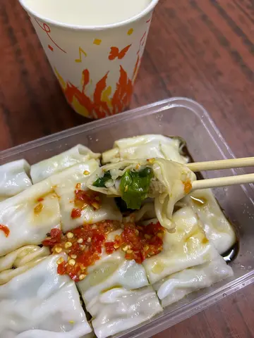 牛肉肠粉，豆浆