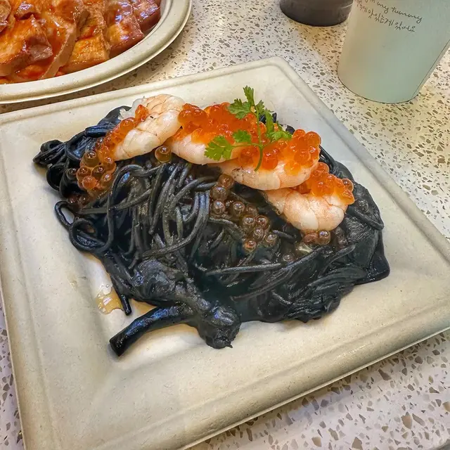 墨汁大蝦魚籽意粉