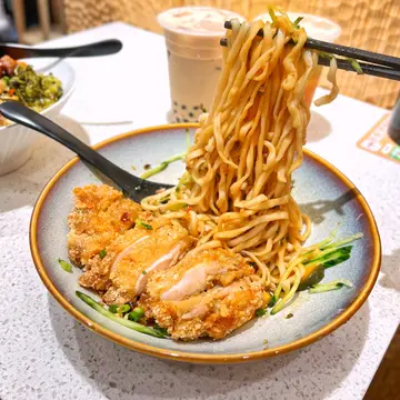 皮蛋酱卤肉干胖面