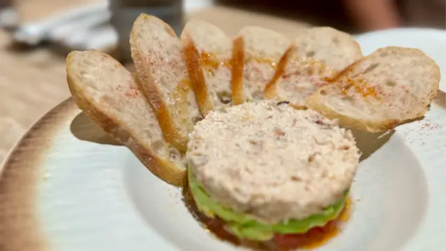 蟹肉牛油果他他