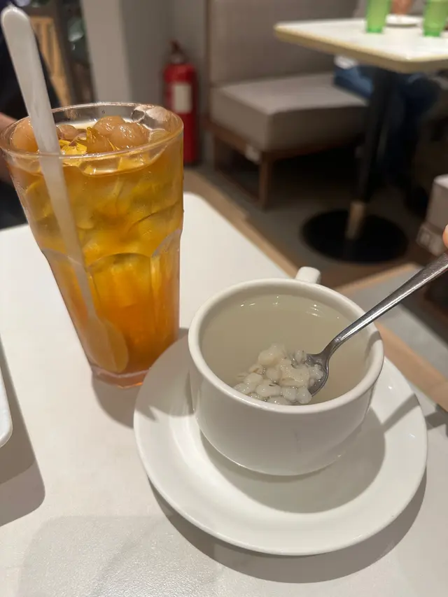 龍眼冰 & 熱薏米水 (加$14)