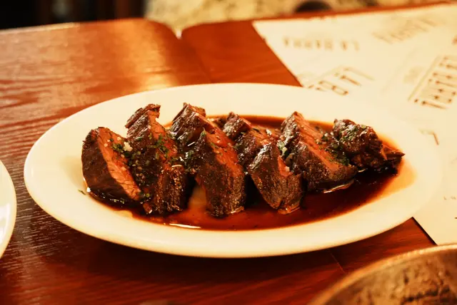 正常西餐廳有嘅水準，唔算真係好好食，只能話冇咩特別。調味嗰陣應該冇將啲鹽落好，以致味道唔平均，食到某啲位會特別鹹。