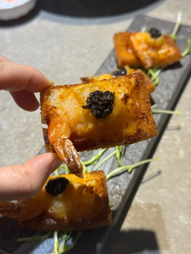 黑松露金沙蝦多士