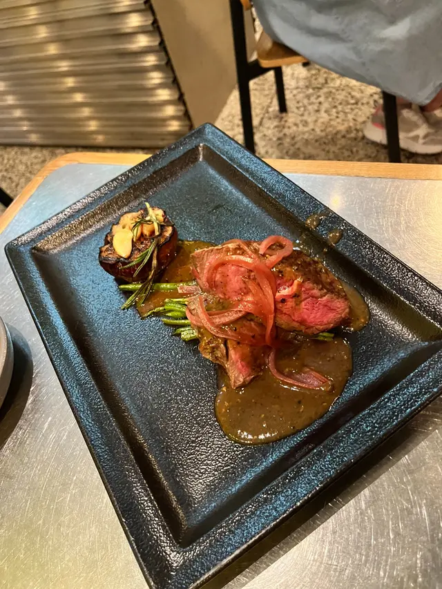 酸洋蔥平鐵牛扒