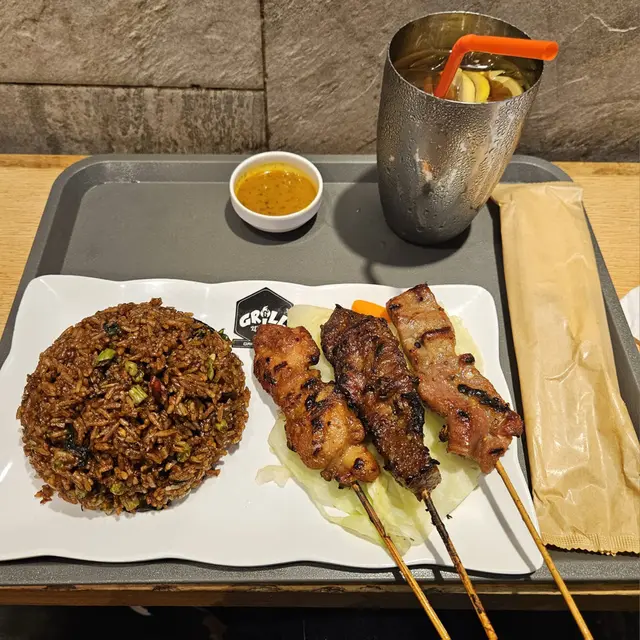 泰式串燒配炒飯套餐