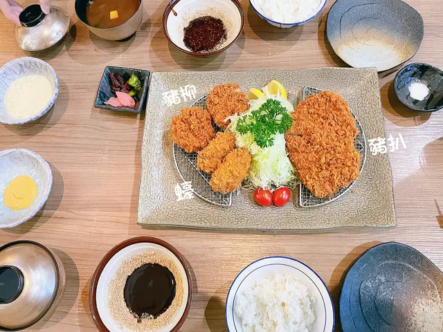 二人餐 吉列豬扒豬柳生蠔定食