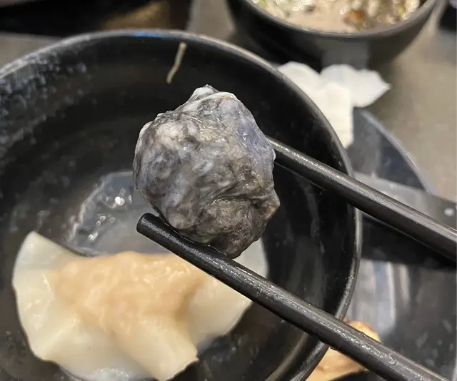 手打墨魚丸