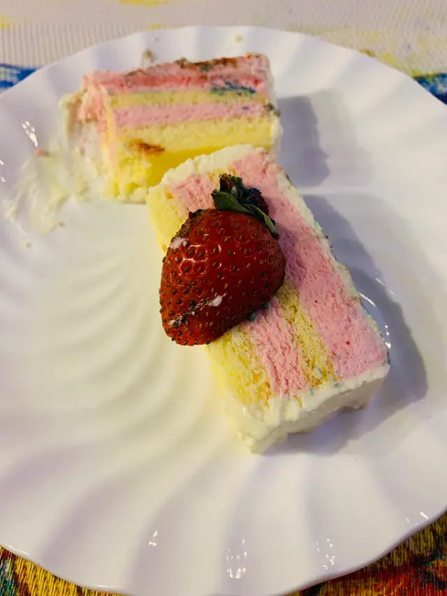 凡高「畫布」蛋糕所以嚟(是雪糕蛋糕,好好味)