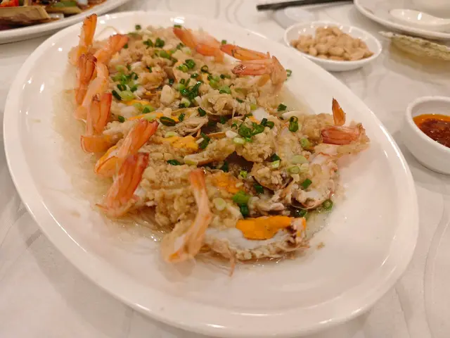 蒜蓉粉絲蒸開邊大海花蝦