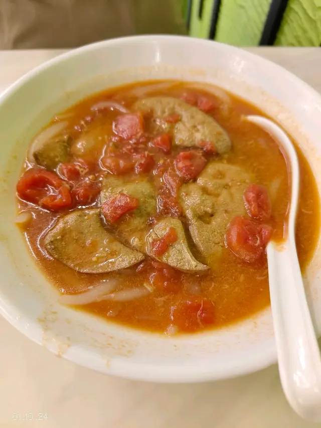 蕃茄濃湯豬潤銀針粉