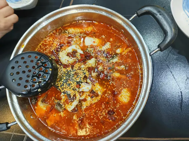 麻辣滑雞煲