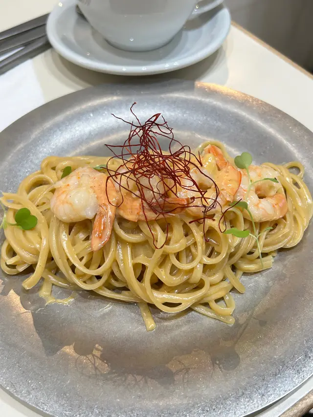香濃奶油冬陰功蝦肉扁意粉