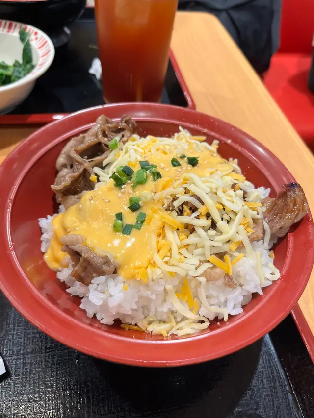 熱溶三式芝士燒肉丼