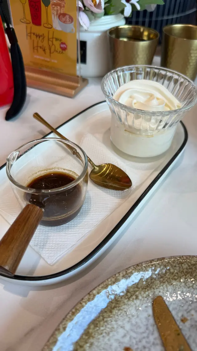 即磨濃縮咖啡 配 特濃牛奶軟雪糕