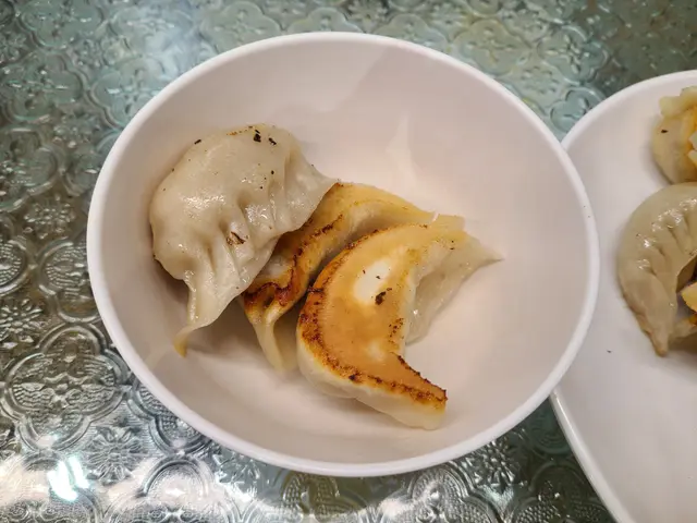 3隻鍋貼