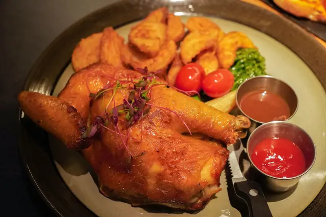 風乾香草蜜糖燒三黃雞 (半隻)