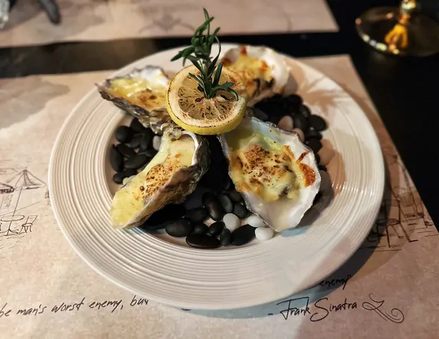 檸檬芝士焗生蠔 (4隻)