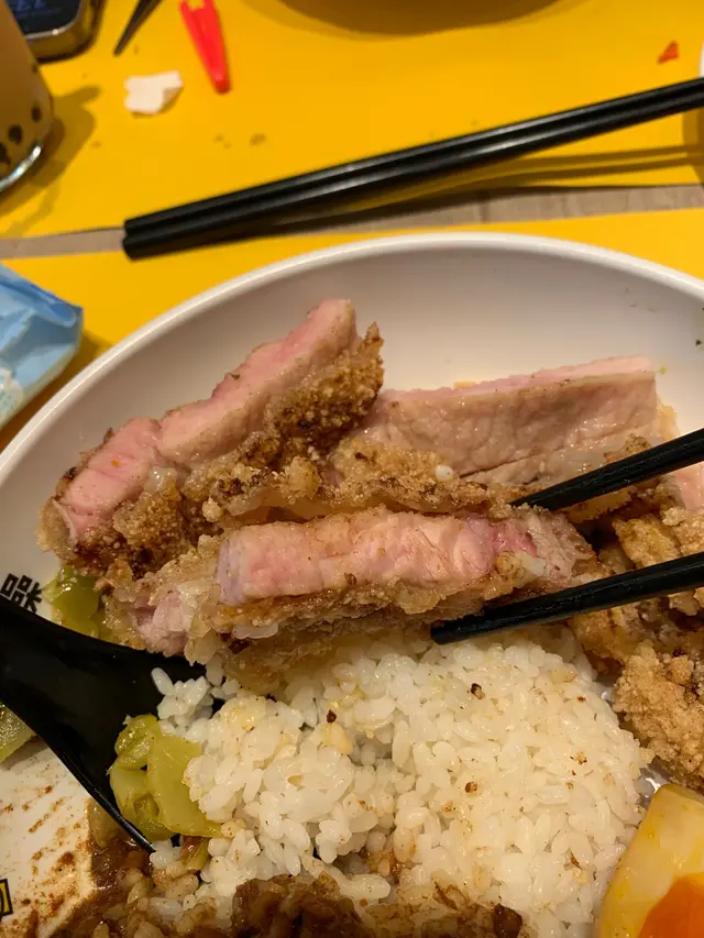 鹽酥豬扒肉燥飯