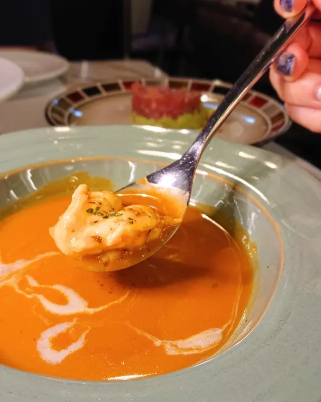 奶油慢煮龍蝦湯配龍蝦尾肉