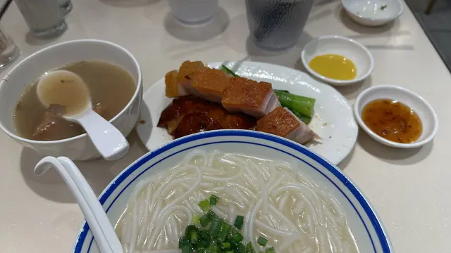 服務態度差，燒味更差，味道很一般，低於一般水準。