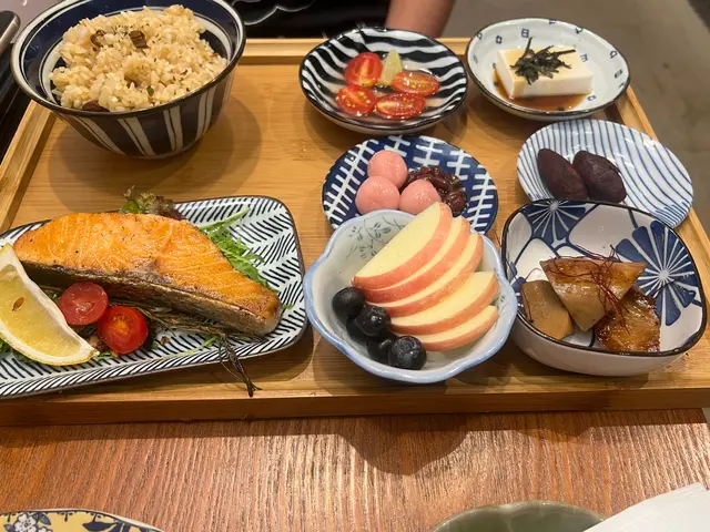 松茸味噌三文魚春之定食