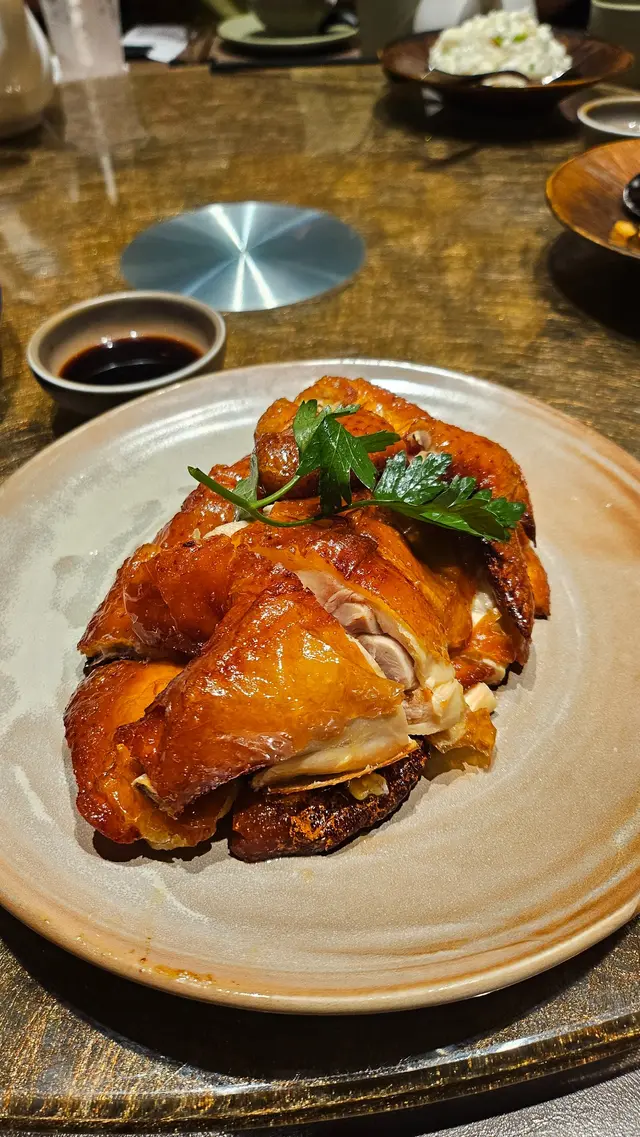 人氣No.1煙燻脆皮雞(半隻)