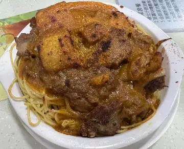 焗咖哩牛魔王意粉 braised Sirloin steak, beef & beef-brisket in curry spaghetti