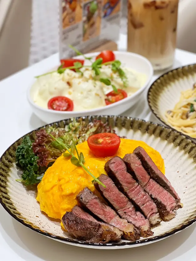 紐西蘭熟成西冷蛋包飯配照燒汁