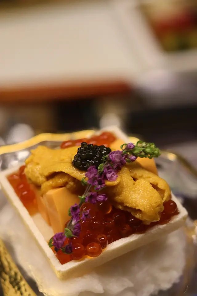 金糖盒。海膽三文魚籽日式豆腐