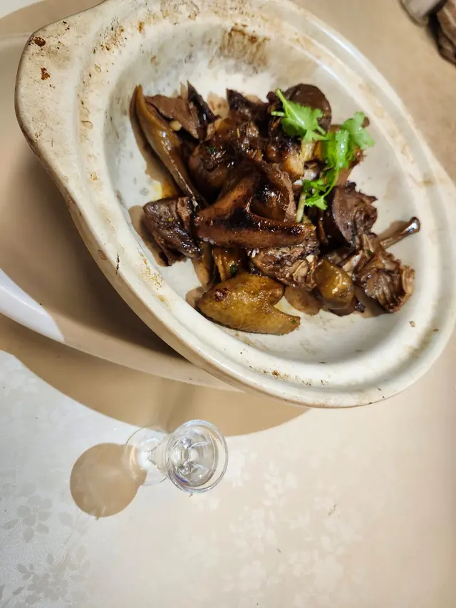 茅台醬香炆嫩鴿