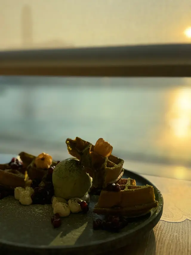 日式窩夫配十勝紅豆🫘抹茶雪糕