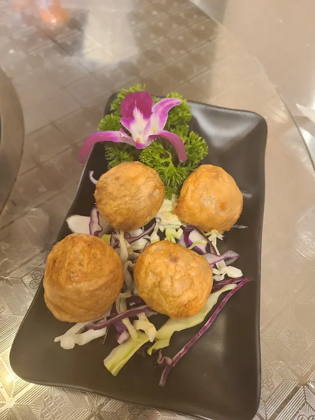 獅頭鵝肉丸