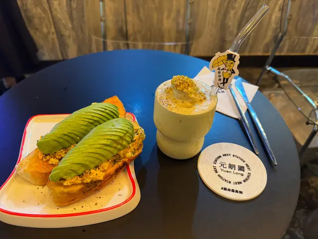 港女最愛牛油果碎蛋沙律多士