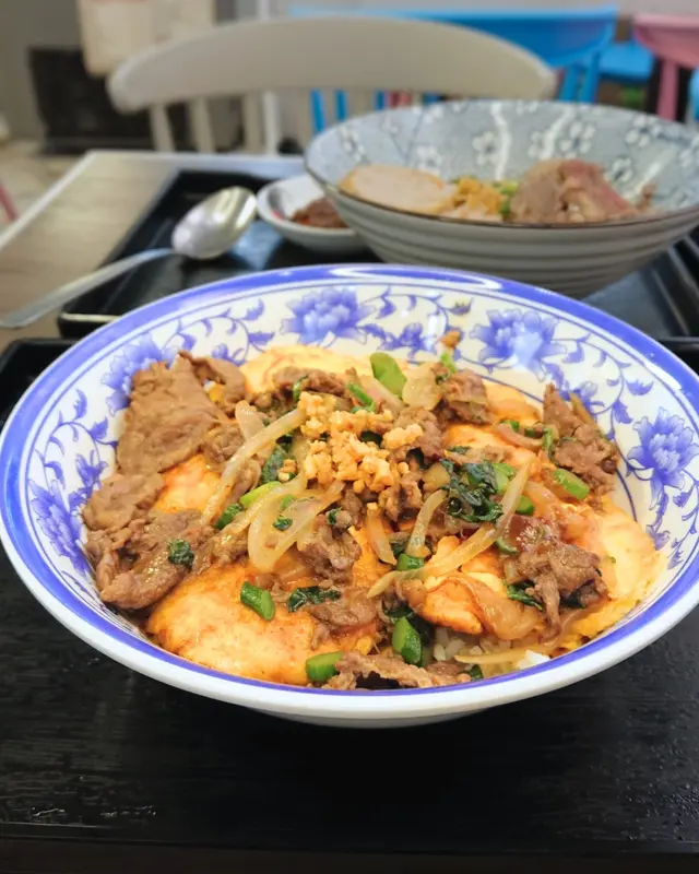 沙茶吊龍滑蛋蓋飯