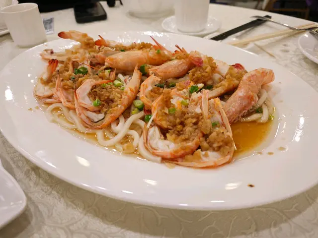 蒜蓉開邊蒸中蝦