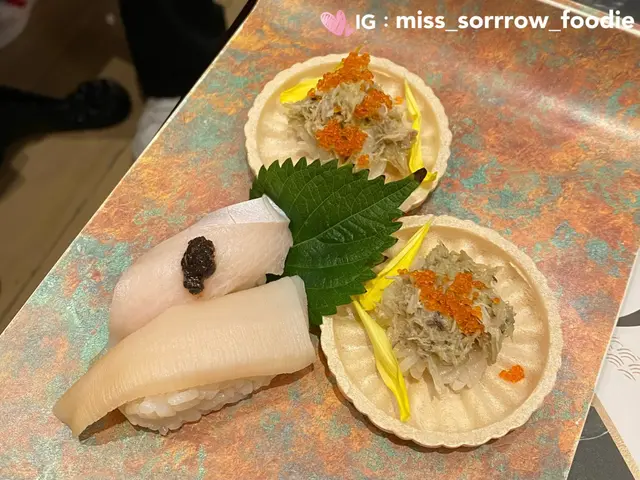 蟹肉牛油果他他脆餅