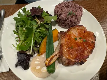 加拿大豬鞍架配野米飯