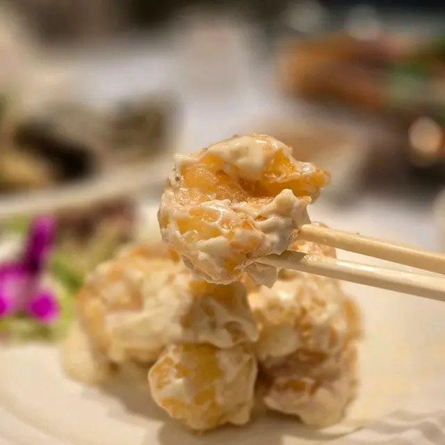 白汁明蝦球