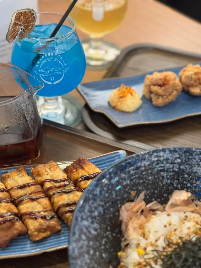 日式脆軟骨菜肉餃子配玄米茶漬飯